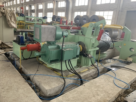 Ligne de refendage de bobines en acier MA-(1 ~ 6) × 1600 mm avec bobine de 132 KW max 30 T vitesse de refendage 60-100 M/min