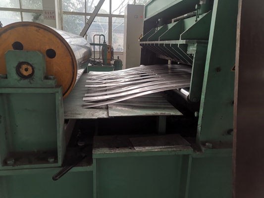 Machine de fente automatique de tôle de l'acier 7.5KW avec le système de contrôle de PLC