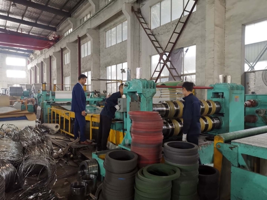 L'acier au carbone X1600 de mA (1-4mm) a galvanisé la bobine en acier fendant l'équipement fabriqué en Chine
