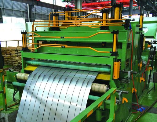machine de fente en acier de bande de 0.6-5mm de gauche à droite alimentant