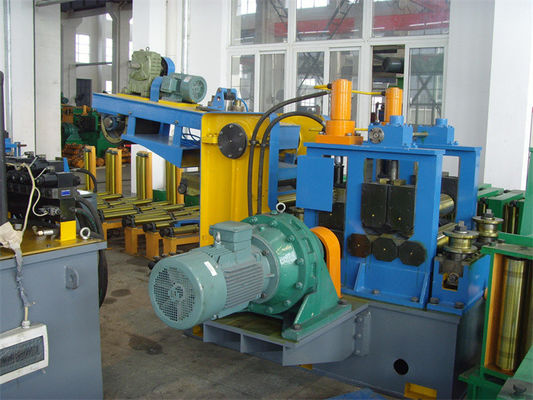 Chaîne de production de soudure à haute fréquence de tuyau avec l'accumulateur horizontal de bande