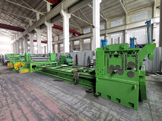 Spee simple de machine de fente de Hydrualic Decoiler de bras haut pour le type en acier de lumière de la bobine 8000kg et employé pour faire le tuyau