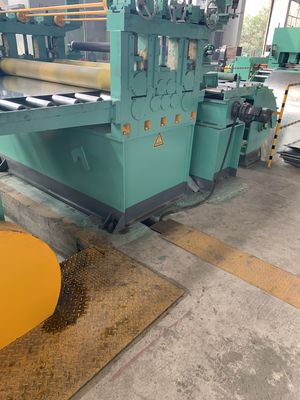 feuille épaisse de 3-12mm fendant la ligne avec le type lourd Decoiler hydraulique