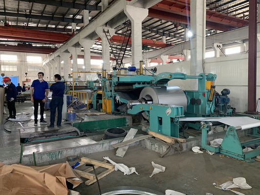 Machine de fente en acier de déroulement à grande vitesse de bobine de 1600mm