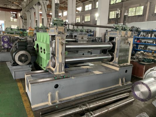 Feuille de mA (4-16) ×2200mm fendant la ligne utilisée pour laminer à froid le matériel, exactitude de fente à grande vitesse moins de 0.05mm.