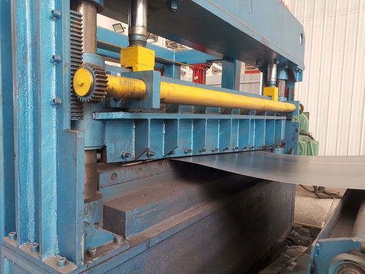 Ma-12×2000 nivelant la coupe de tôle de 4mm à la machine de longueur
